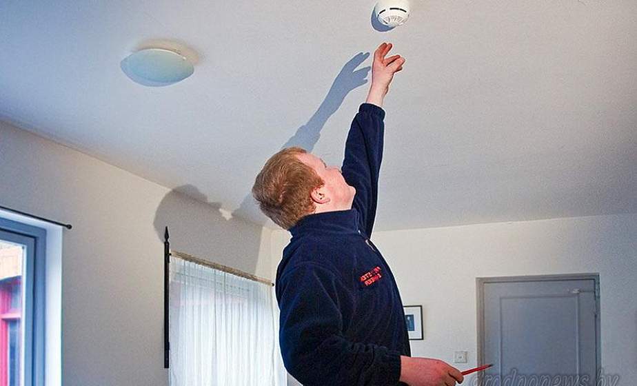 Задымила проводка или вспыхнул огонь дома - на мобильный хозяев незамедлительно придет сообщение
