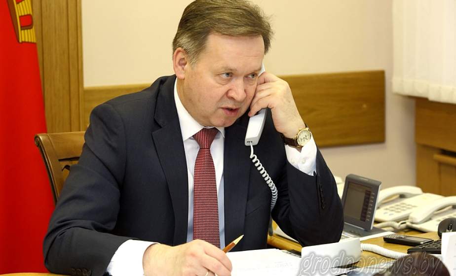 Субботнюю прямую линию провел председатель областного Совета депутатов Игорь Жук