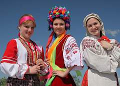 «Три сестры». Украинцы должны решить, в какую сторону пойти