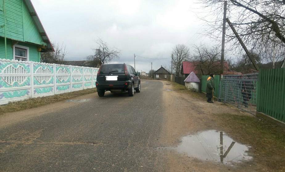 Иномарка не разминулась на дороге с ребенком