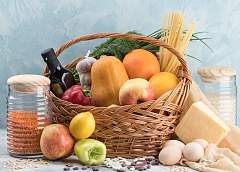 Магазин в Обухово наказали за просроченные продукты