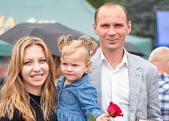 Сельская романтика, крепкое хозяйство, высокая зарплата – идеальные условия для создания крепкой семьи  