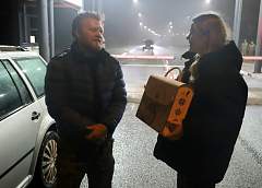 Первому гражданину Польши, пересекшему нашу границу,  — подарок от «Гродзенскай праўды»