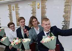 Более Br1 млн из спецфонда Президента будет направлено на поощрение одаренных учащихся и студентов