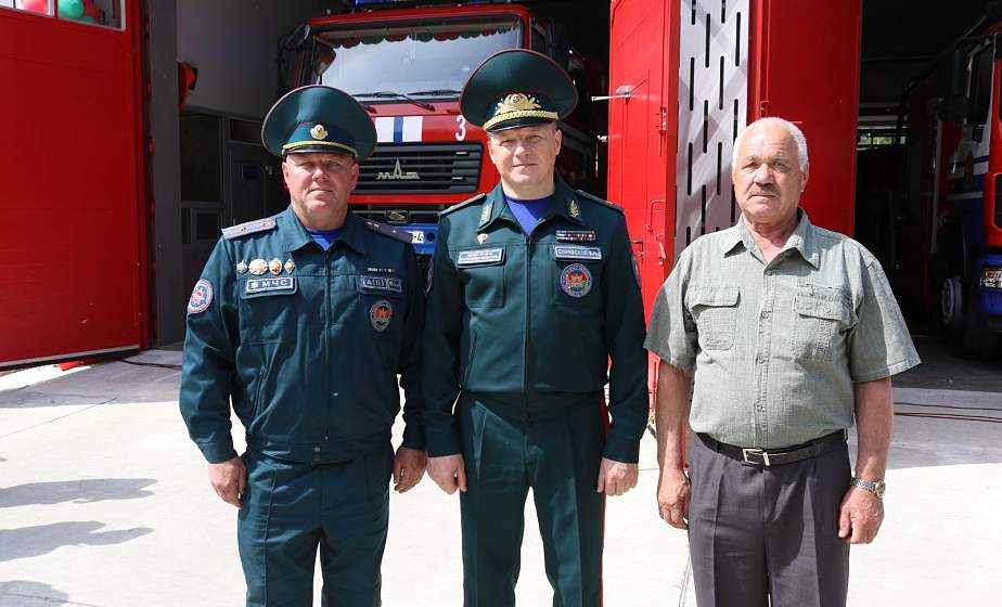 Закаленные огнем. Династия спасателей Василия и Сергея Зеликовых – в объективе «ГП»