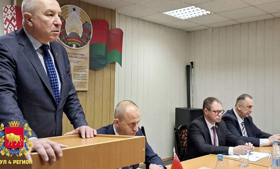 Нового руководителя представил коллективу ОАО «Агрокомбинат «Скидельский» Юрий Караев
