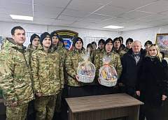 Председатель Гродненской областной профсоюзной организации работников АПК поздравил военнослужащих войсковой части 5522 с Днём защитников Отечества