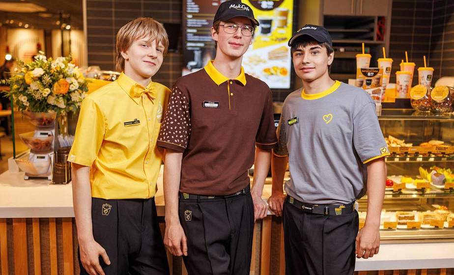 Все сотрудники «Макбай» будут носить лидские кеды. Почему?