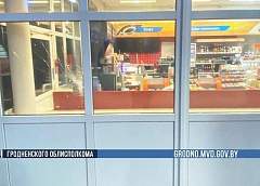 В Берестовицком районе нетрезвый водитель разбил стекло на заправке