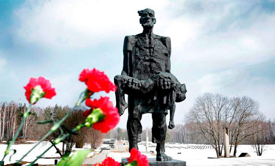 22 марта 1943 года была уничтожена белорусская деревня Хатынь