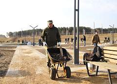 В Гродно состоялся субботник на территории новой областной клинической больницы 