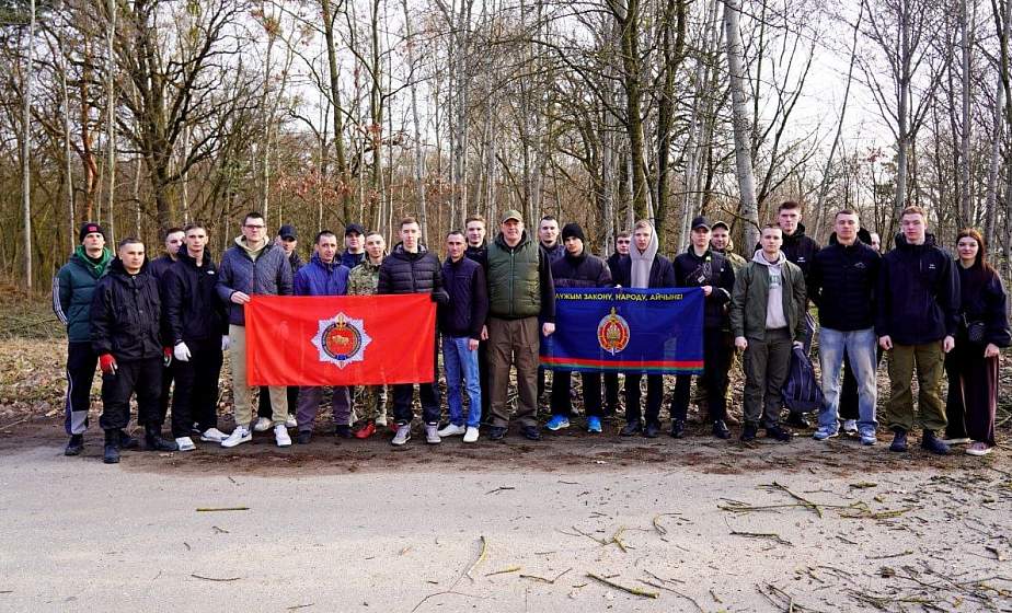 Гродненская милиция приняла участие в благоустройстве строящейся больницы