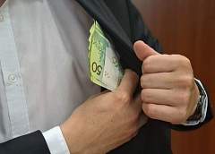 Экс-замглавы Гродненского райисполкома получил 7,5 лет колонии усиленного режима за взятки