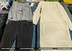 12 тысяч товаров без документов. Гродненские таможенники задержали фуру с одеждой, косметикой и тканями