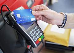 Жительница Ивья устроила шопинг за счет подруги: возбуждено уголовное дело