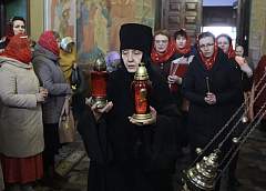 В Гродно прибыл Благодатный огонь от храма Гроба Господня