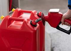 Экономил на работе – тратил дома: под Дятлово тракторист воровал топливо у предприятия