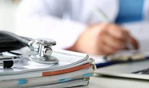 Частые больничные – не повод для увольнения: судья объяснила, когда контракт все же могут расторгнуть