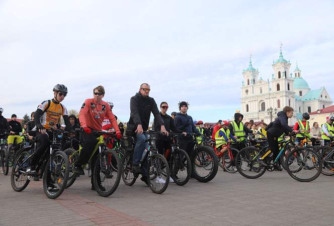 В Гродно торжественно открыли велосезон массовым заездом