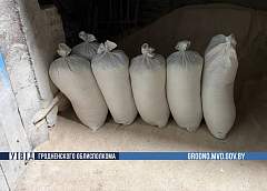 Более полутонны муки пытался похитить животновод в Островецком районе