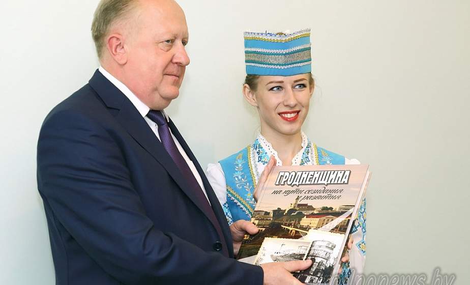 В Гродно презентовали уникальный фотоальбом «Гродненщина на пути созидания и развития»