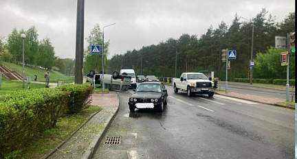 Автомобиль перевернулся, пострадавших нет. В Гродно произошло ДТП
