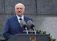 Выступление Александра Лукашенко 9 Мая на церемонии возложения венков и цветов к монументу Победы