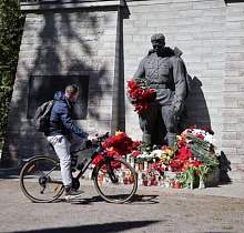 Победа, одна на всех… Жители бывших советских республик отпраздновали 9 Мая, несмотря на запреты