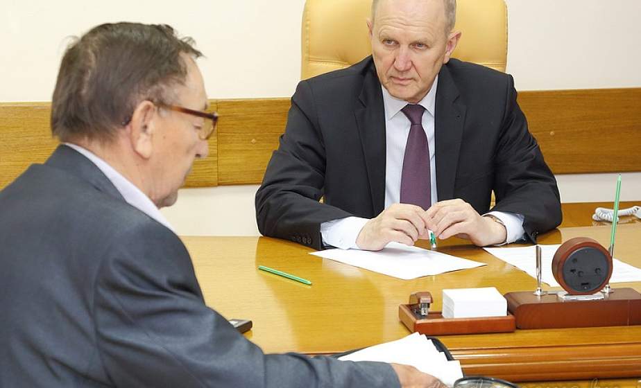 Прием граждан по личным вопросам провел председатель облисполкома  Владимир Кравцов