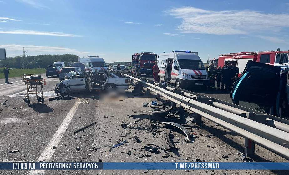 В ДТП на Гродненщине погибли женщина и годовалый ребенок
