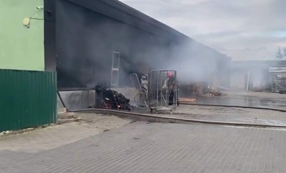 В Лиде горел склад в магазине
