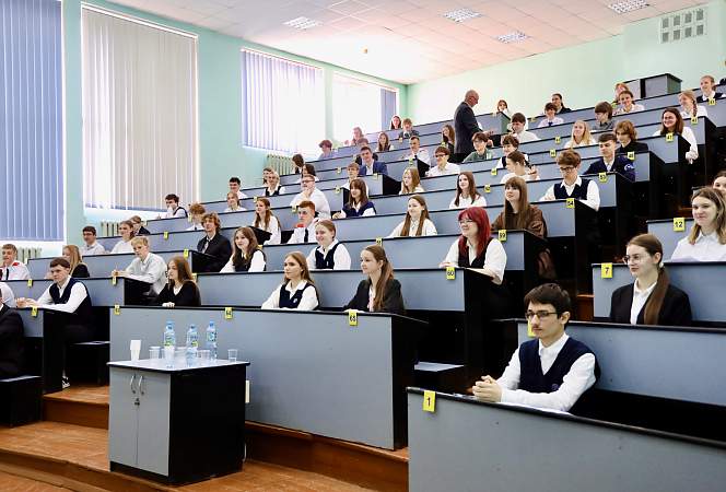 В Гродненской области более 7,1 тысячи абитуриентов сдали ЦЭ и ЦТ по государственным языкам