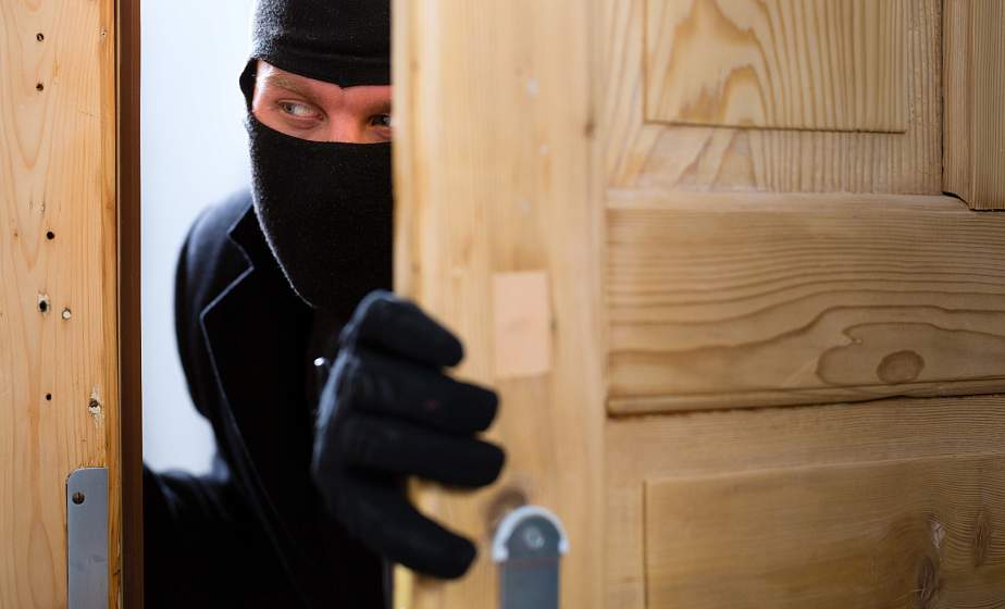 В Волковыске сын обокрал отца на 16 тысяч рублей