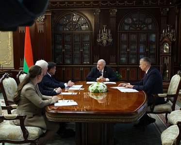 С Владимиром Путиным на Валдае, гости из Украины и живая ткань братских отношений. Итоги недели Президента