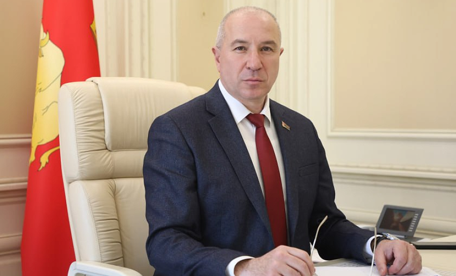 Юрий Караев поздравил с Днем экономиста