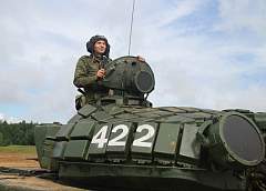 На Гожском военном полигоне проходят контрольные стрельбы танкистов и тактические учения артиллерии