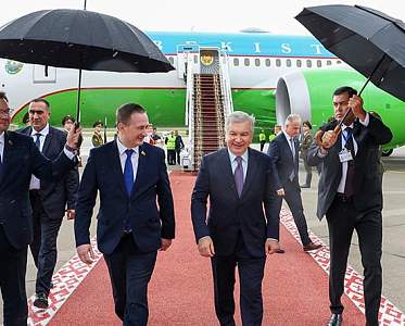 Президент Узбекистана прибыл в Беларусь с официальным визитом