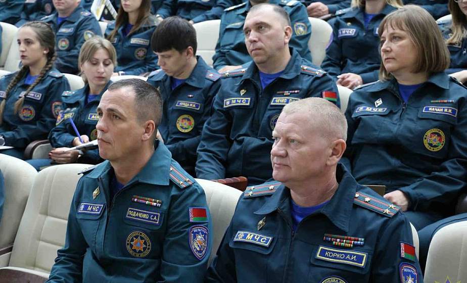 Руслан Круковіч сустрэўся з калектывам Гродзенскага гарадскога аддзела МНС