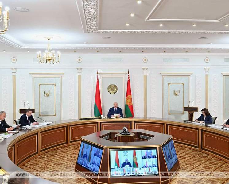 Техника, кадры и надежность сушильного хозяйства. Александр Лукашенко назвал главные условия успеха уборочной