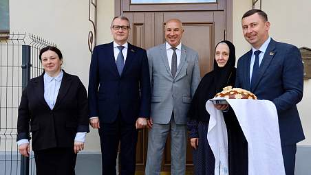 Наталья Кочанова посетила детский дом семейного типа в Гродно
