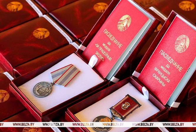 Госнаград и Благодарности Президента Беларуси удостоены 48 человек и ОАО «Савушкин продукт»