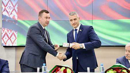 Андрей Хмель представил активу администрации Ленинского района города Гродно нового главу