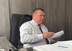 Павел Ошурик провел прием граждан и прямую телефонную линию