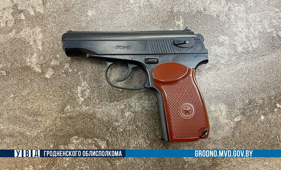 В Лиде семиклассник обстрелял киоск из отцовского пистолета