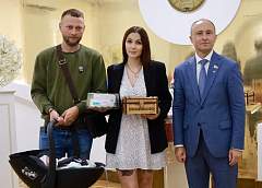 В Гродно 14 семей получили «Бацькаву кашулю»