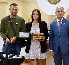 В Гродно 14 семей получили «Бацькаву кашулю»