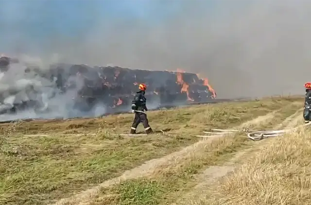 Под Сморгонью детская шалость с огнем уничтожила 450 тонн соломы