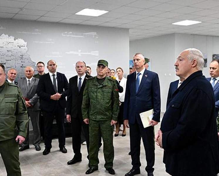 "Это основа любой армии". Александр Лукашенко посетил уникальное отечественное производство стрелкового оружия