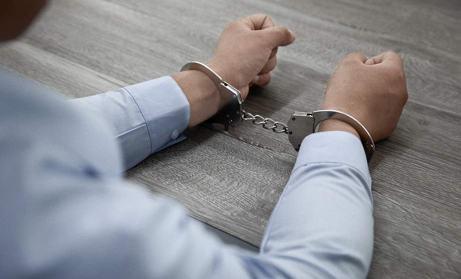 Начальник в Гродно получал чужую зарплату на сумму 120 тысяч рублей