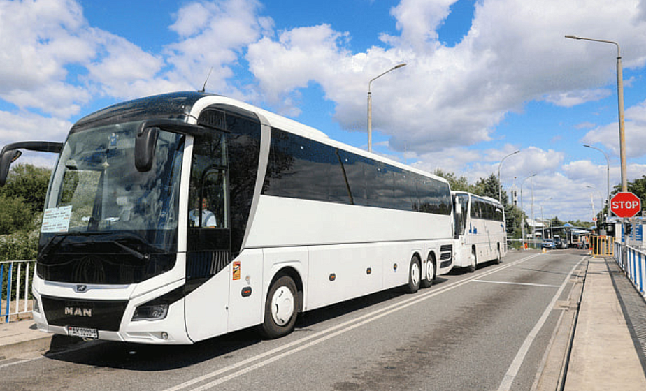Латвия планирует полностью прекратить автобусные перевозки в Беларусь и Россию Латвия планирует полностью прекратить автобусные перевозки в Беларусь и Россию